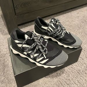 Sorel Black Kinetic Lace Sneaker Size 8 Womens